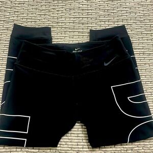 NIKE Leggings Women's Size L Cropped Black White Leg Logo Athletic JUST DO IT